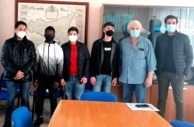  IPSIA Caltagirone: Apprendistato presso i fratelli Cappadonna per il guineano Michel Loua e il menenino Giuseppe D'Amplo 